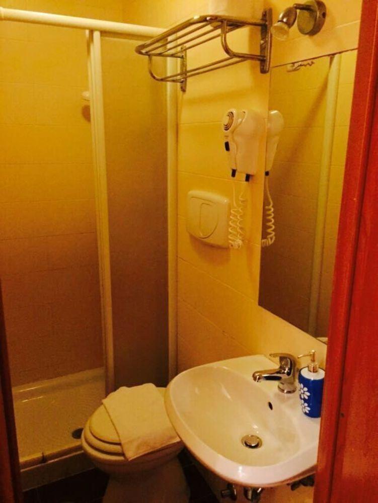Zhihua Guest House Rome Extérieur photo