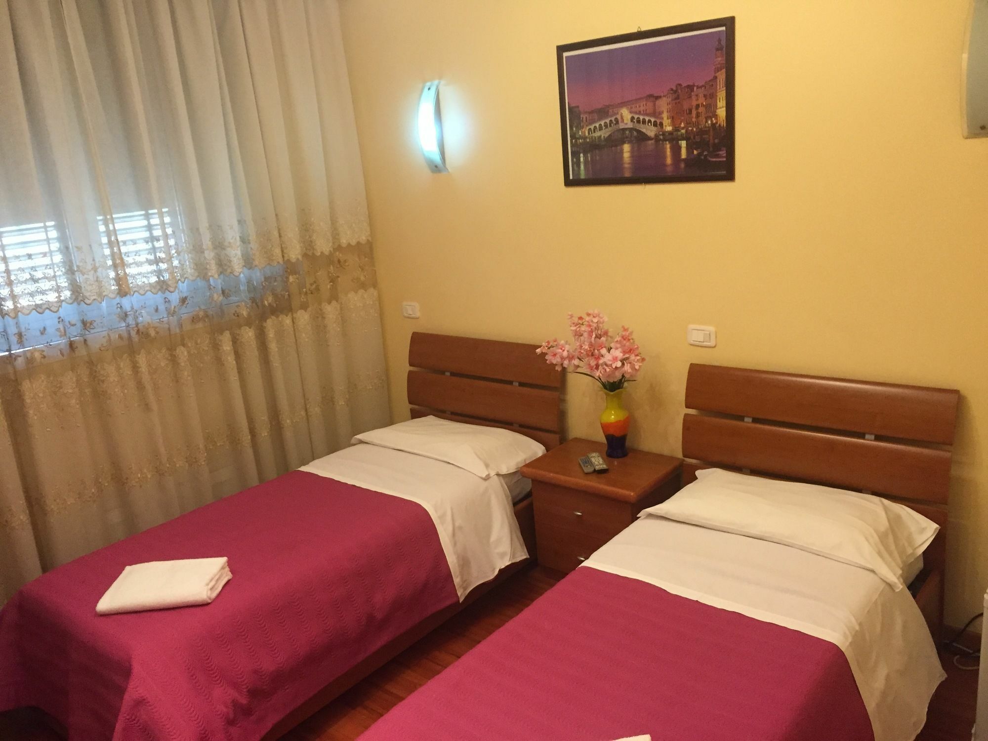Zhihua Guest House Rome Extérieur photo